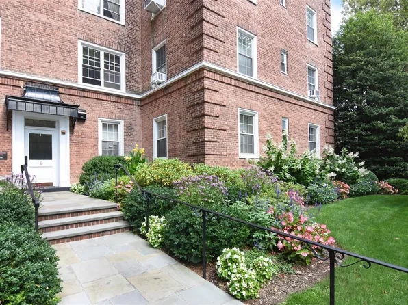 9 Midland Gardens #3C, Bronxville, NY 10708