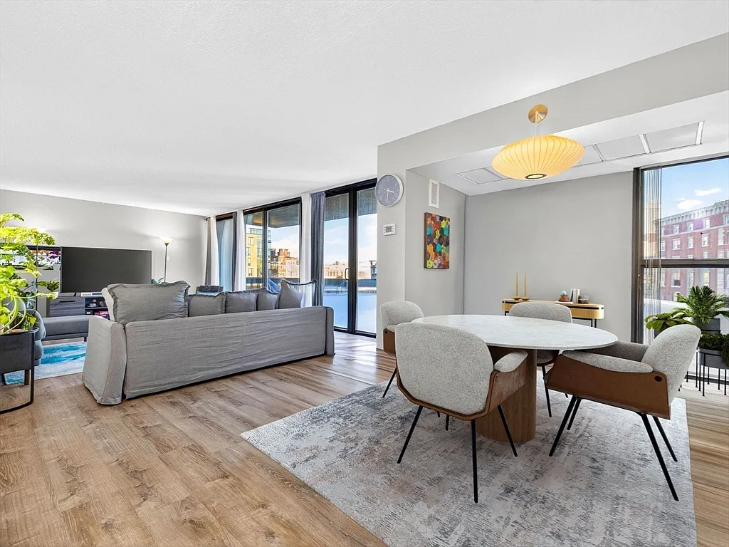 2 bed, 2.0 bath, 1255 sqft, $4,700 — Photo 2