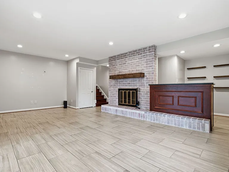 2521 Shanandale Dr — Photo 33