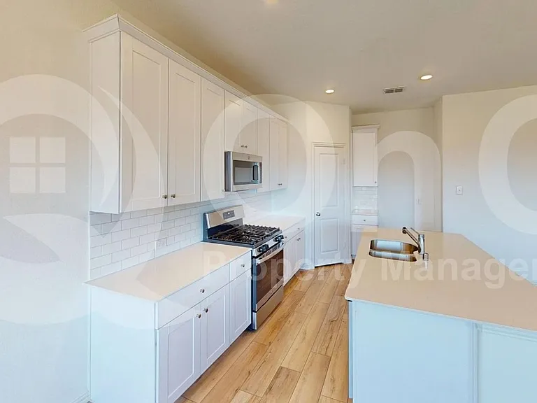 1108 Chip St — Photo 4