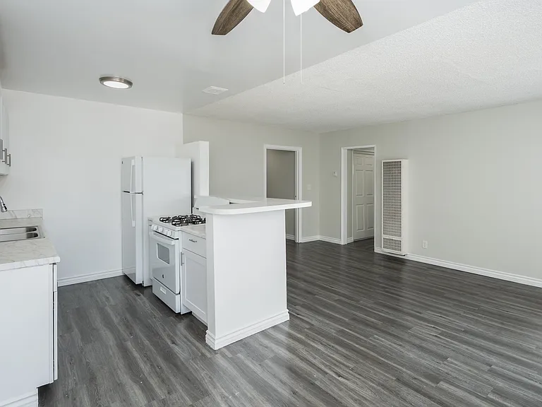 4737 S Slauson Ave #9 — Photo 5