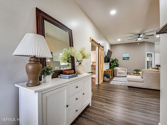 4th image of 1717 FERNCREEK Drive