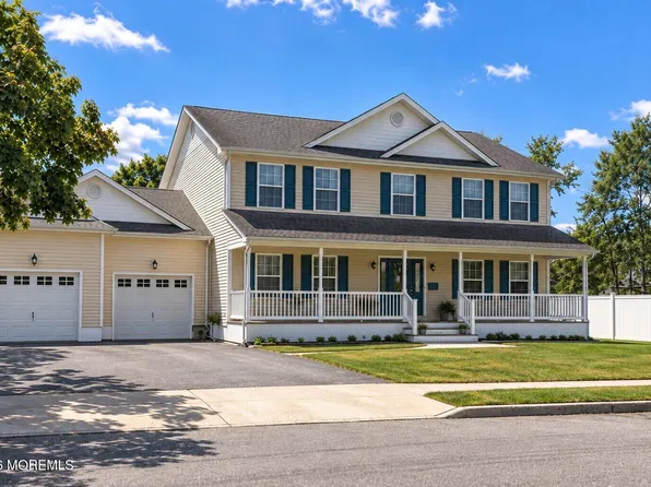24 Messenger Street, Toms River, NJ 08753