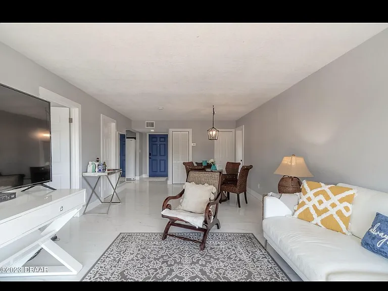 100 Silver Beach Ave — Photo 6