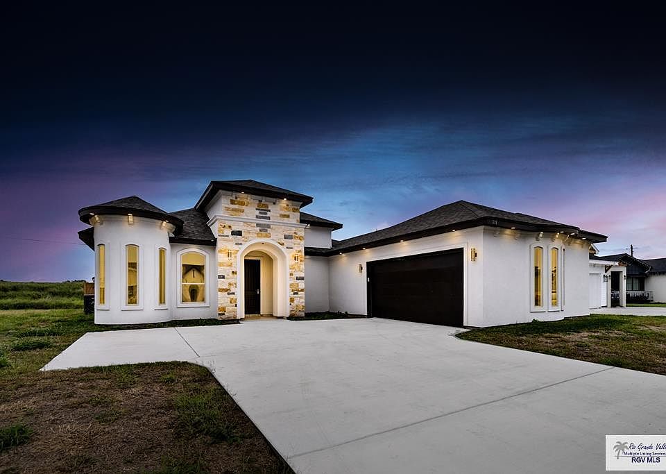 1st image of 319 Brooks Cir