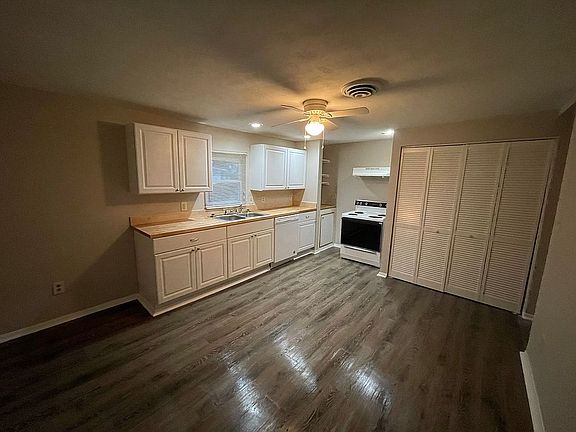 4th image of 251 Garvey Ave