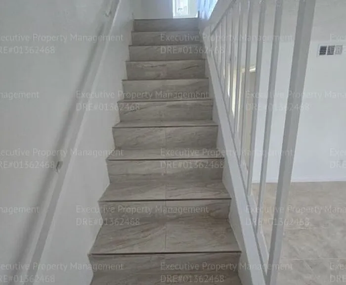 2909 S Chester Ave #16 — Photo 8