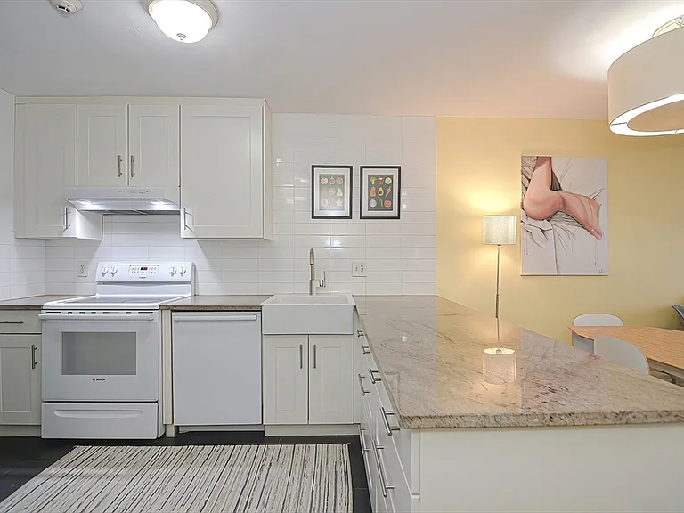 18 Pond St #7 — Photo 3