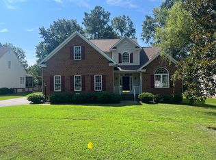 11837 Club Ridge Dr, Chester, VA 23836