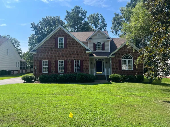 11837 Club Ridge Dr, Chester, VA 23836