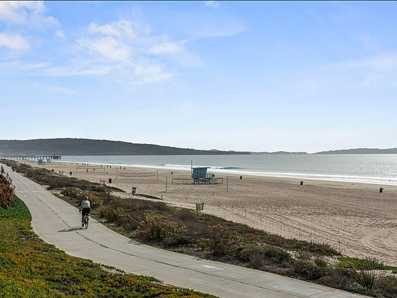 Easy Access to miles of the ocean front trail