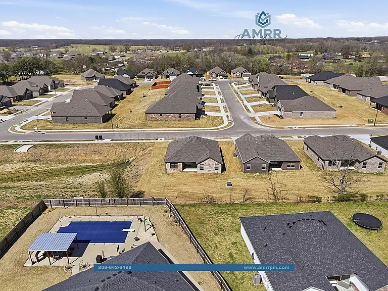 402 Cattleman Ln — Photo 29