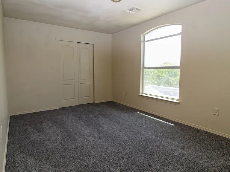 2210 Hannah Leigh St — Photo 12