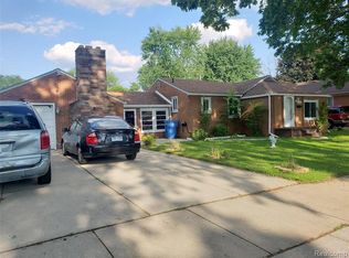 8320 Nightingale St, Dearborn Heights, MI 48127
