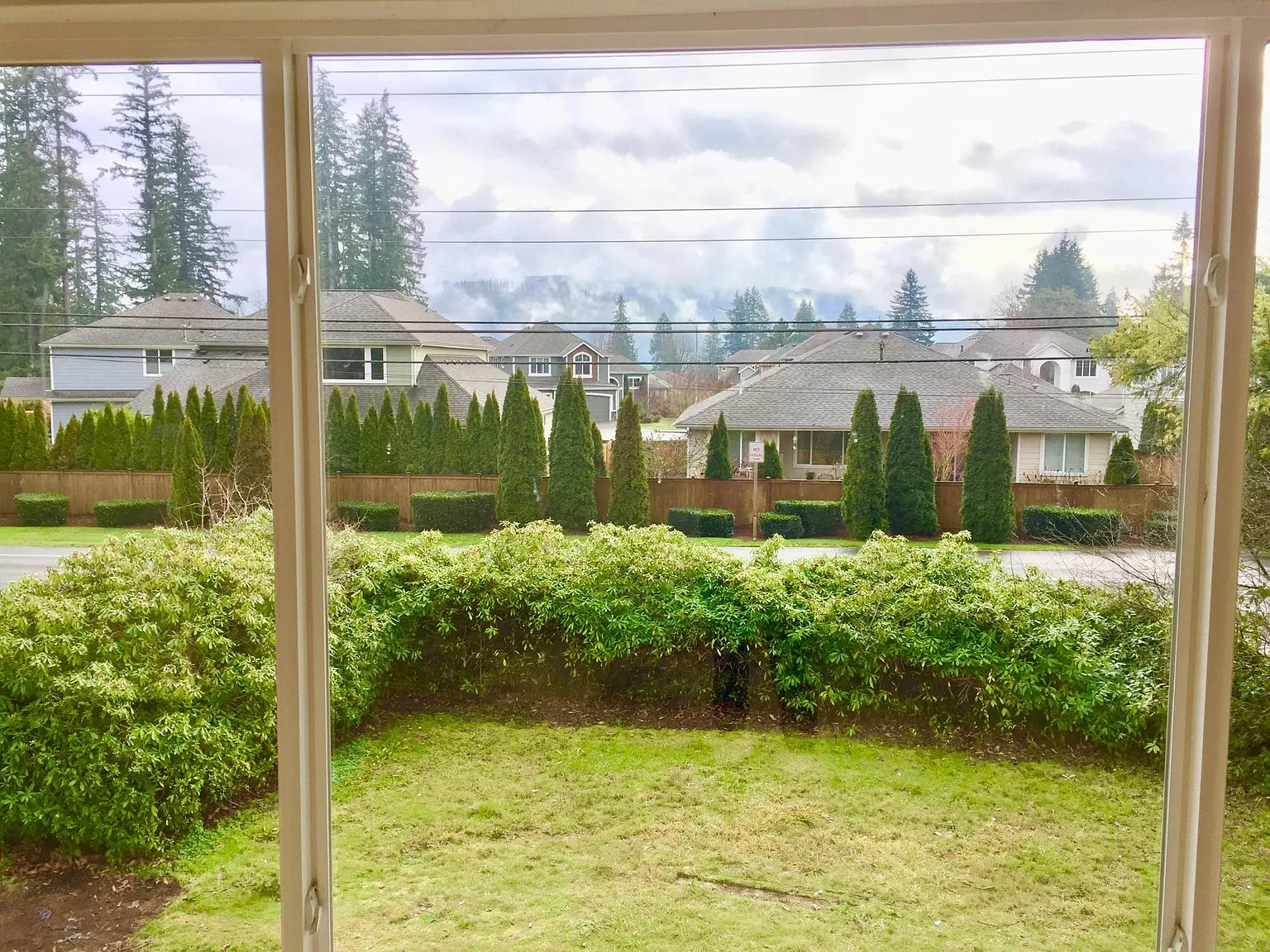 4 bed, 2880 sqft, $3,150 — Photo 2