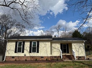414 Indian Trl, Taylors, SC 29687