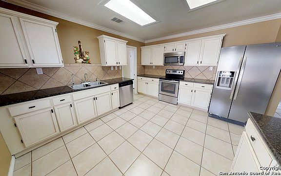 3rd image of 10147 Cedarvale Dr