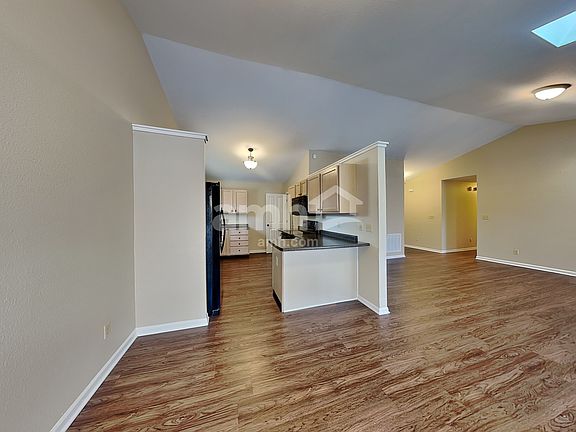 5th image of 6620 Rosebush Ln