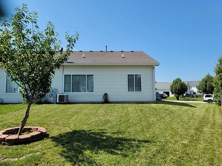 402 Waubonsee Dr — Photo 14