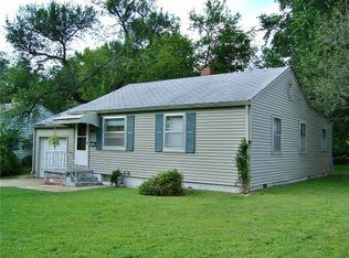 482 Fieldcrest Dr, Pittsburg, KS 66762