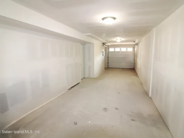 85 Perry Avenue image 6 of 12