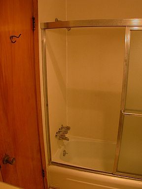 3rd image of 1474 Neil Ave APT B