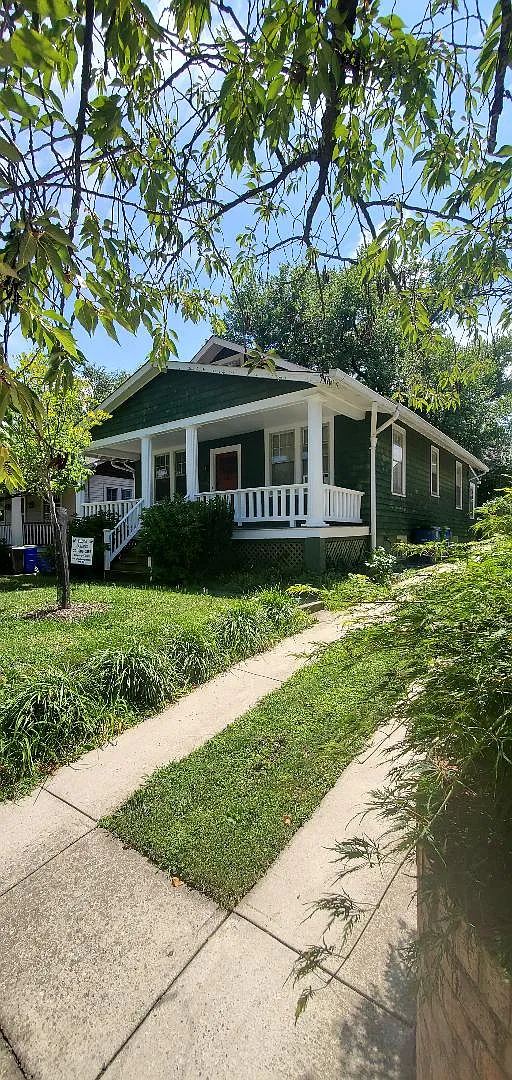 2 bed, 1161 sqft, $2,750 — Photo 2