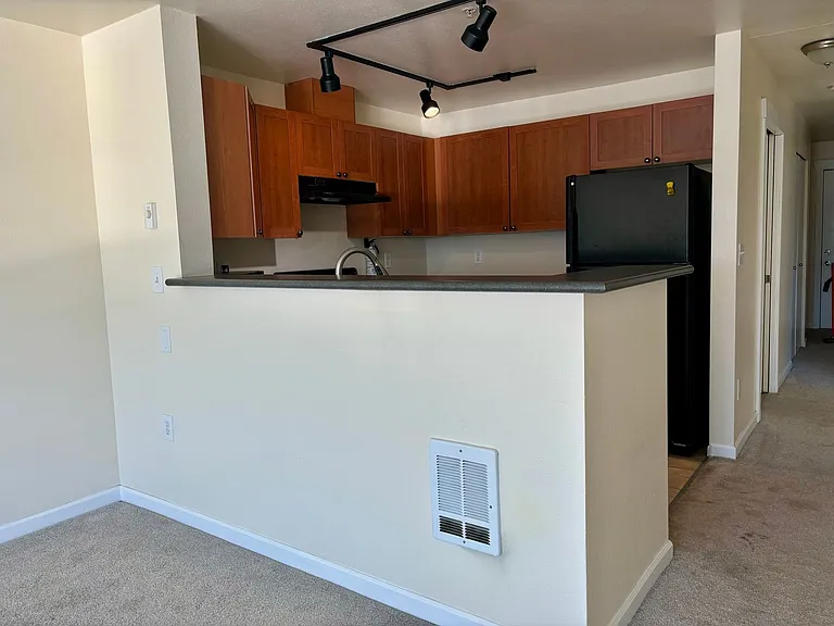 500 Elliott Ave W #404 — Photo 5