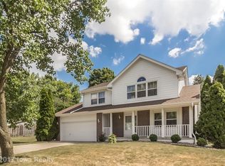 1915 NW 90th St, Clive, IA 50325