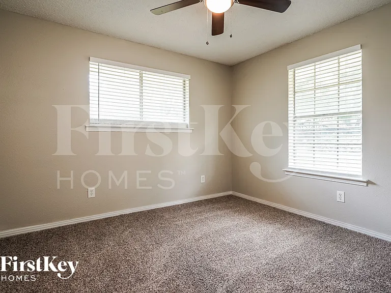 419 Buckingham Pl — Photo 15