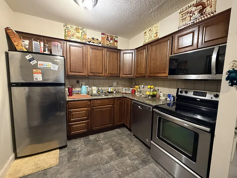 4900 Knox Ave N #3 — Photo 3
