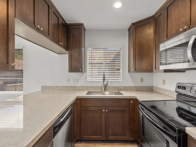 11239 Avenida De Los Lobos — Photo 16
