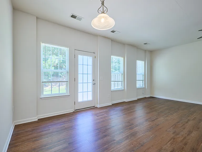 457 Woodbark Ct — Photo 9
