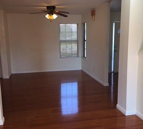 5th image of 866 Jonquil Dr