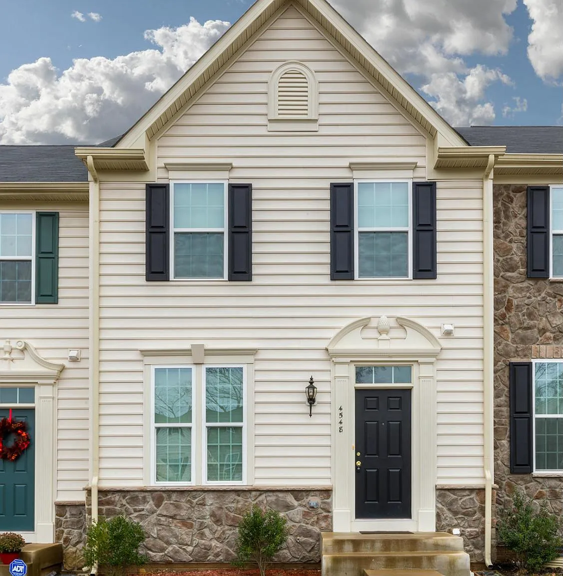 3 bed, 2.5 bath, 2160 sqft, $2,450 — Photo 1