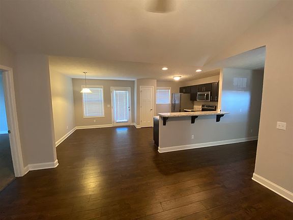 5th image of 501 Saint Cloud Way