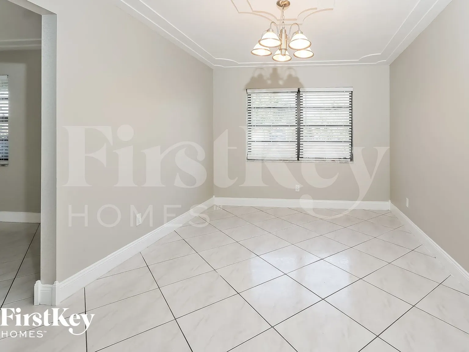 4 bed, 2.0 bath, 1484 sqft, $3,620 — Photo 4