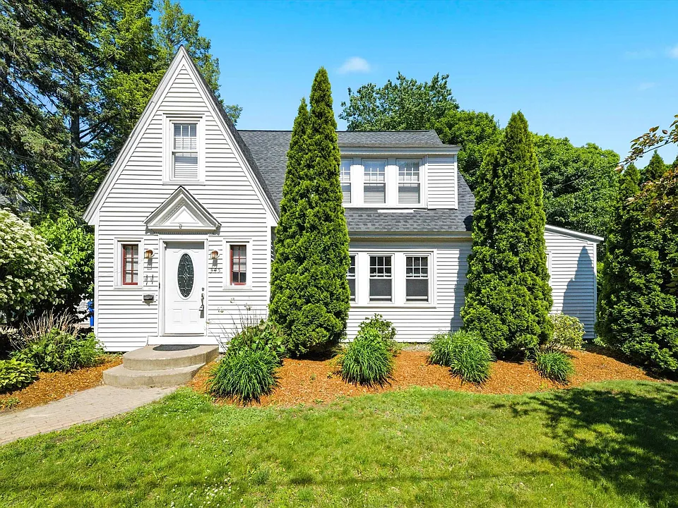 345 Coolidge Ave #1