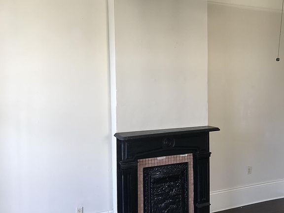 3rd image of 137 S Gayoso St