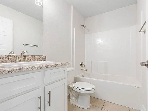 5th image of 2801 SW East Louise Circle