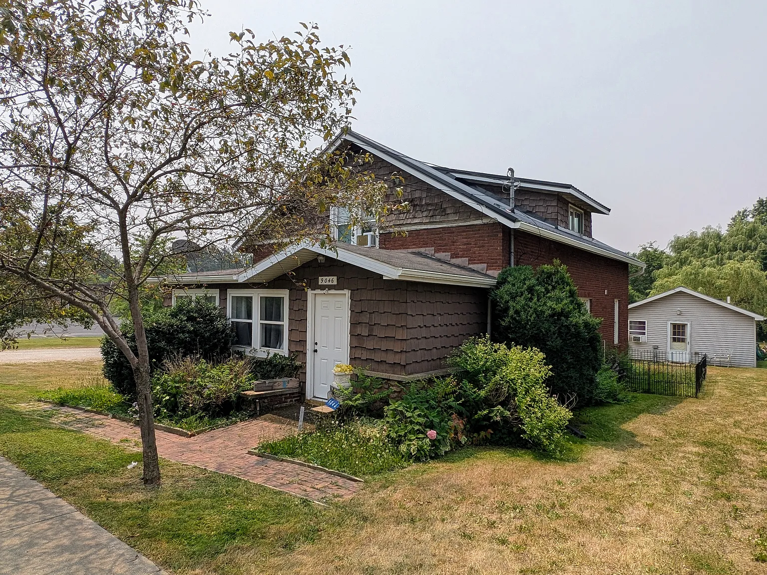 4 bed, 1.5 bath, 2262 sqft, $1,650 — Photo 3