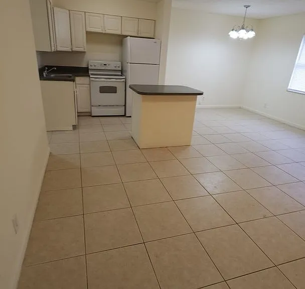 978 SW 10th Dr — Photo 64
