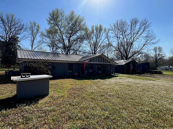2nd image of 3 Big Oak Rd