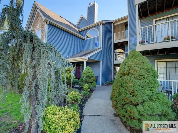 105 Longfield Ct, East Brunswick, NJ 08816