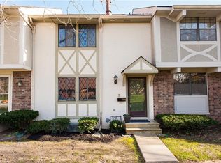 8048 Cheswick Dr, Indianapolis, IN 46219