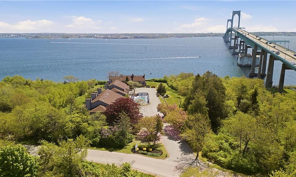 1st image of 150 Bay View Dr #3