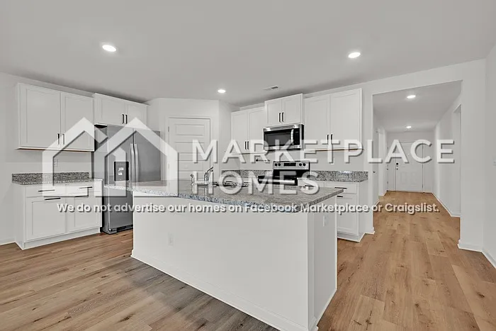 4 bed, 2.0 bath, 1774 sqft, $2,095 — Photo 4