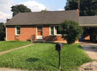 871 York St, Mount Wolf, PA 17347