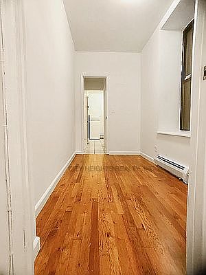 4th image of 211 E 10th St Bsmt Gw