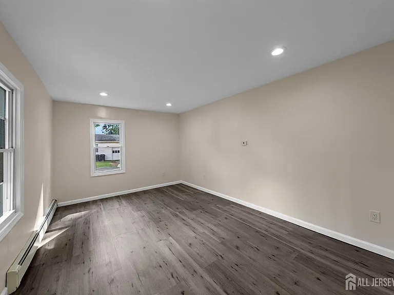 166 Prigmore St #1 — Photo 5